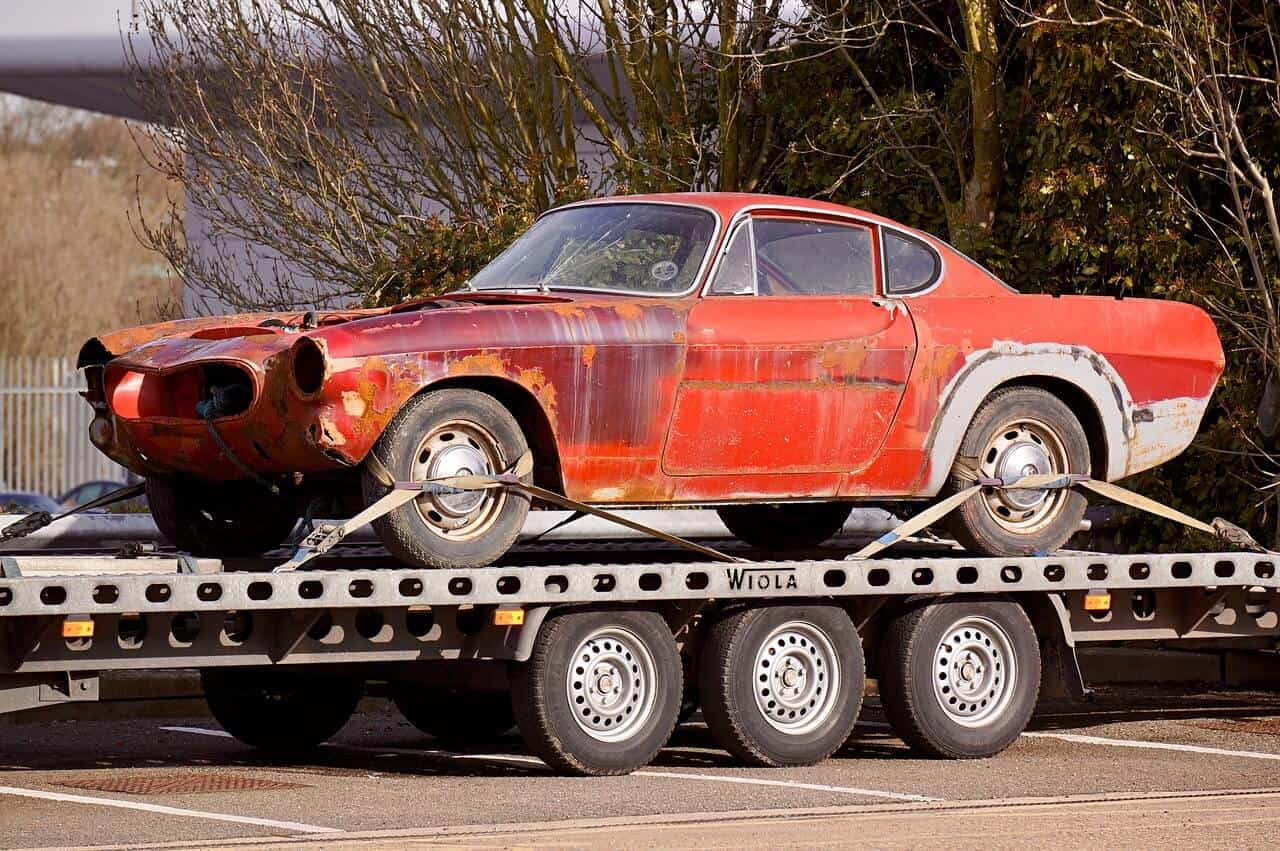 Emergency Cash to Get Your Car Out of Impound car getting towed